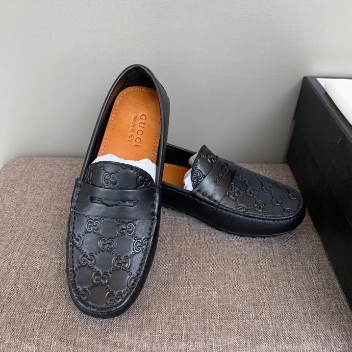 Batch 740💰[strong][strong][strong] Original order quality Gucci Gucci counter new model Handmade men's driving shoes Beanie shoes Slip-on shoes Lazy shoes, exquisite hand-made stitching The workmanship details are comparable to the counter Italian embossed cowhide Water-dyed cowhide lining Tree paste leather feet Waterproof and wear-resistant rubber outsole Sweat-absorbent and odor-proof Big red Dark blue off-white Black 39-44 large quantities in stock (38, 45 custom-made)